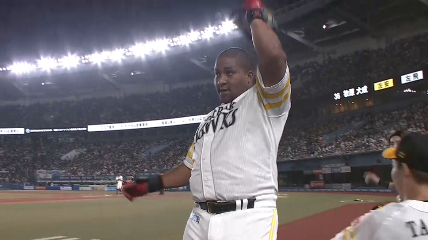 8回表・Hデスパイネ 打った瞬間!! 第4号ホームランは貴重な同点弾!!