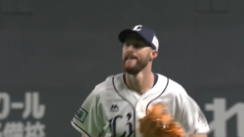 6回裏・Lジャンセン・ウィティ ファーストへの強い打球をナイスキャッチ!!