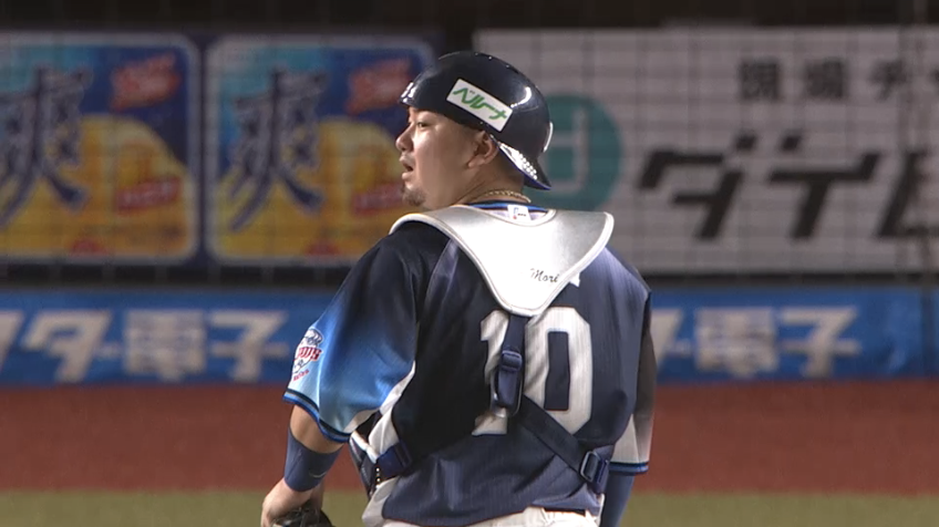 7回裏・L森友哉 見事なバント処理でランナーに2塁を踏ませない!!