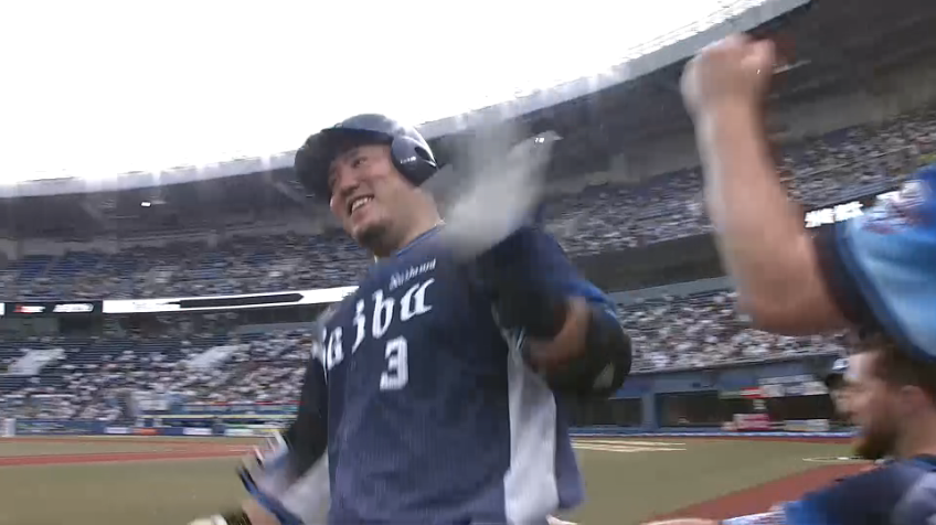 2回表・L山川穂高 追い風に乗せてレフトスタンドへ!! ホームランを放ち、同点に追いつく!!