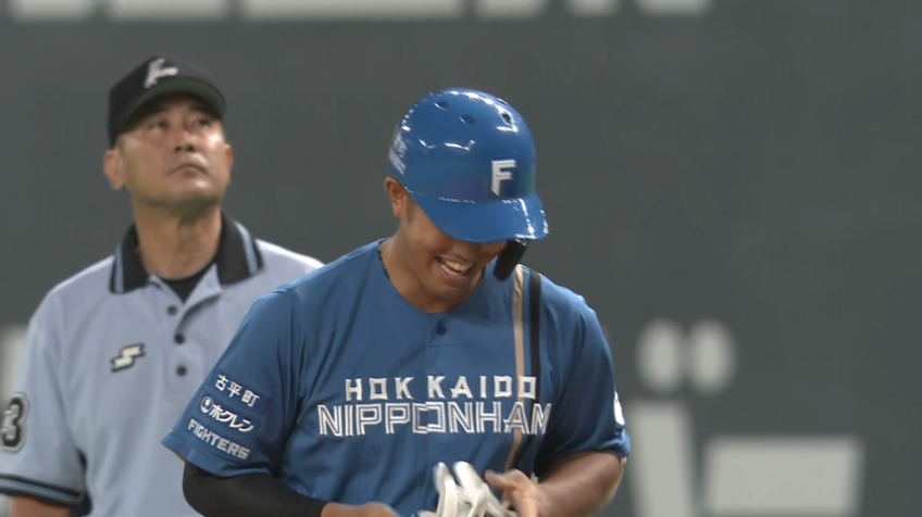 1回裏・F今川優馬 先制となるライトへのタイムリーヒットを放ち、早速4番の仕事を果たす!!