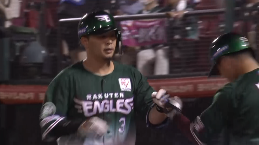 7回裏・E浅村栄斗 豪快なスイングで弾き返した打球はスタンドへ!! 第18号ソロホームラン!!