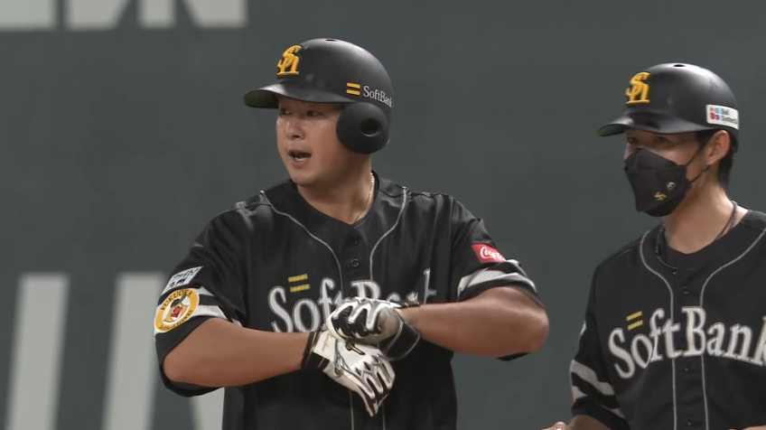 5回表・H黒瀬健太 7年目で嬉しいプロ初ヒット!!