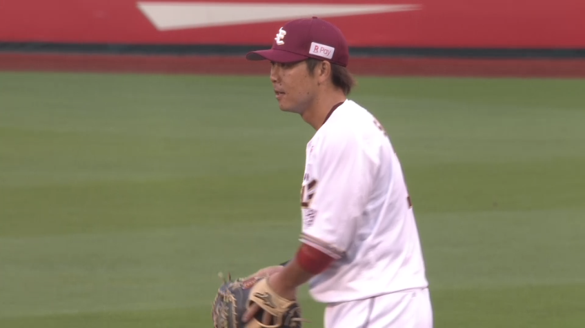 1回表・E鈴木大地 一塁線を破ろうかとする痛烈な打球をスライディングキャッチで捌く!!