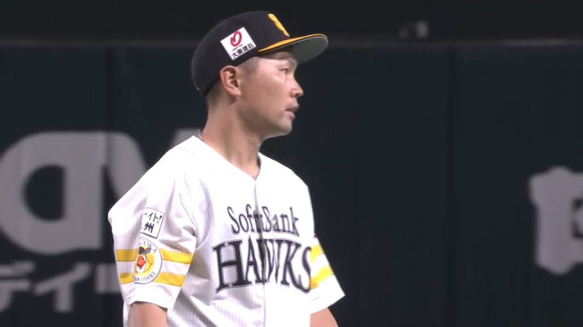 1回表・H中村晃 1,2塁間の打球に飛びつきファインプレー!!