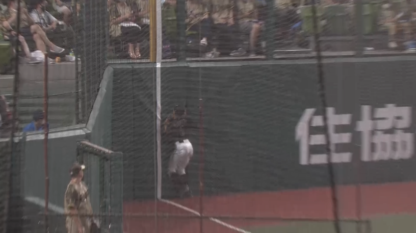 7回裏・M荻野貴司 フェンスにぶつかりながらのファインプレー!!