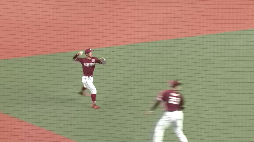 3回裏・E茂木栄五郎 素早いチャージからのランニングスローでアウトをもぎ取る!!