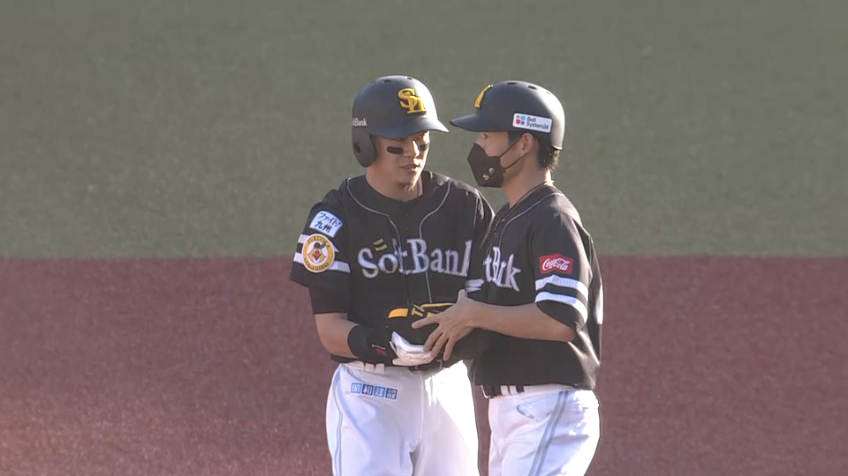 1回表・H牧原大成 ライトの頭上を越える先制のタイムリー2ベースヒット!!