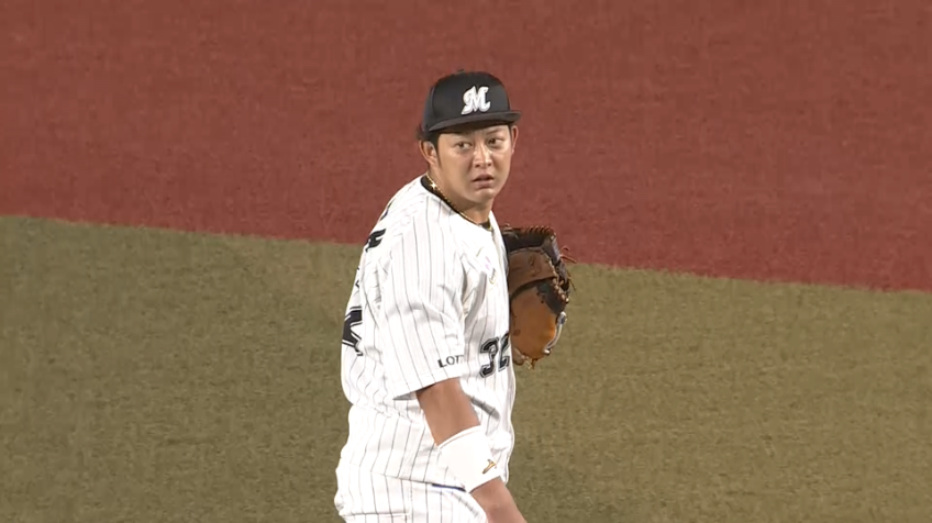 8回表・M佐藤都志也 猛チャージ!! バント処理でチームを救うファインプレー!!