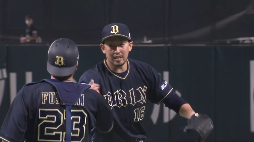 9回裏・B平野佳寿 きっちり3人で抑えた!! 復帰後初セーブ!!