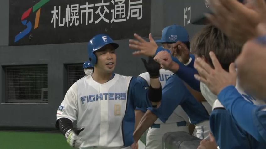 1回裏・F近藤健介 初回からレフトスタンドへのホームランを放ち、先制点を奪う!!