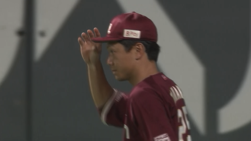 3回裏・E田中和基 フェンスにぶつかりながらも好捕する、ファインプレーを見せる!!