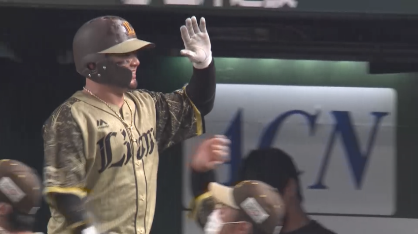 4回裏・L森友哉 均衡を破る特大の一発!! 右中間スタンドへ飛び込む先制2ランホームラン!!