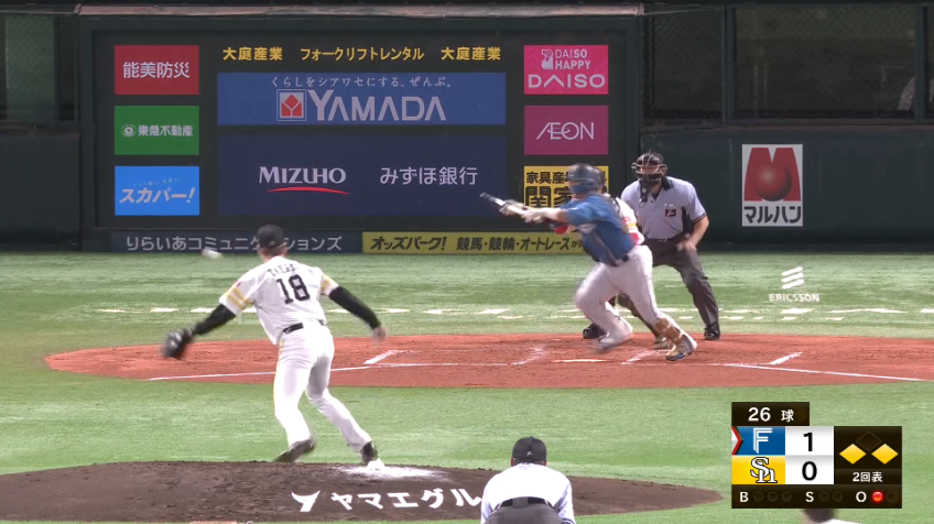 2回表・F佐藤龍世 奇襲攻撃!! 初球からセーフティスクイズを決める!!