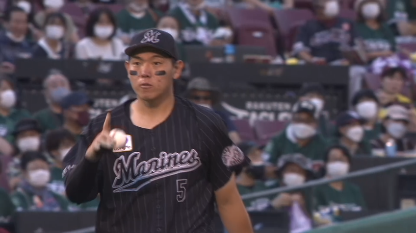 4回裏・M安田尚憲 強烈なサードライナーを上手く合わせてナイスキャッチ!!