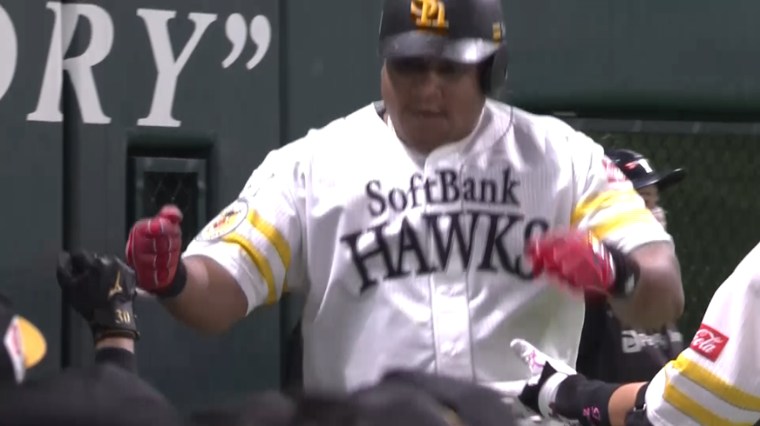 2回裏・Hデスパイネ 豪快な一発!! レフトへ先制ソロホームランを放つ!!