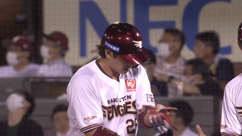 1回裏・E炭谷銀仁朗 ベテランの勝負強さ!! しぶとくライト前に落とし勝ち越しに成功!!