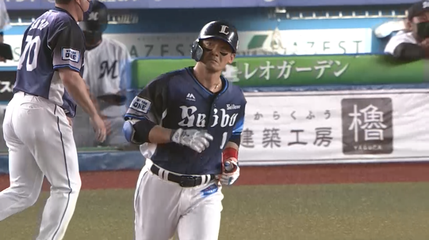 8回表・L栗山巧 変化球を捉えスタンドイン!! 終盤に突き放す第3号ホームラン!!