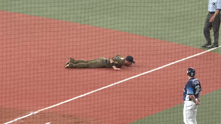 5回表・B頓宮裕真 鋭い打球にダイビングキャッチで反応した!!