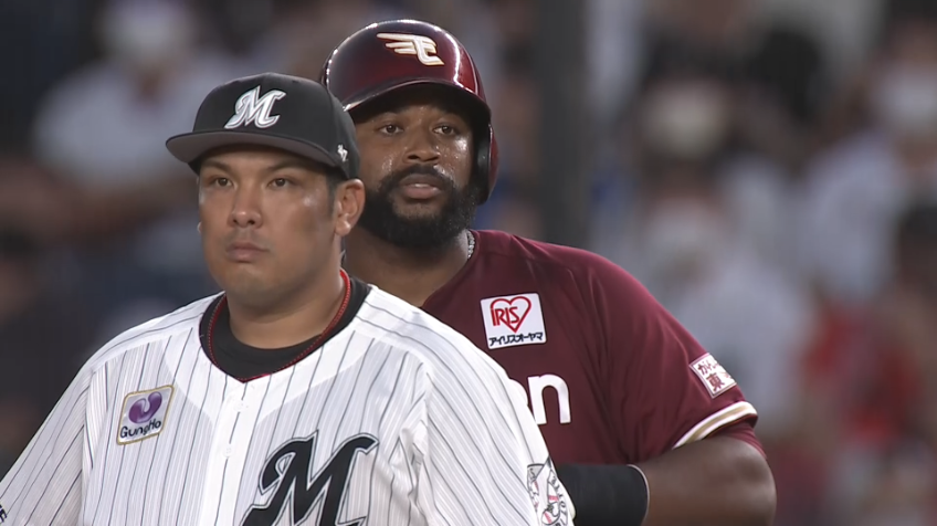 4回表・Eギッテンス 嬉しい来日初打点!!  レフト前へタイムリーヒット!!