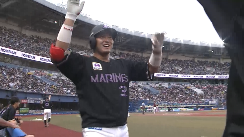 5回裏・M佐藤都志也 打球はライトスタンドへ!! 点差を広げる今季第8号ホームラン!!