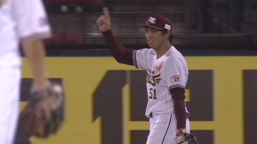 2回表・E小郷裕哉 ストライク送球!! 二塁への好返球を見せ、先発の則本昂大を助ける!!