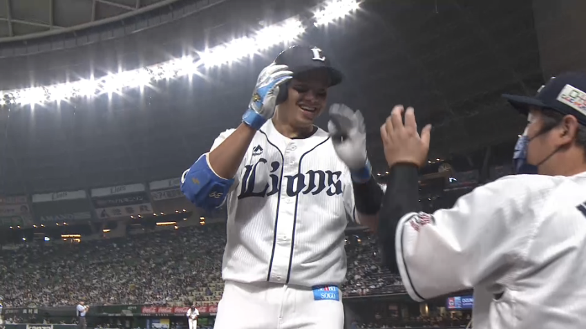 4回裏・L呉念庭 打撃好調!! ライトへのソロホームランで追加点をあげる!!