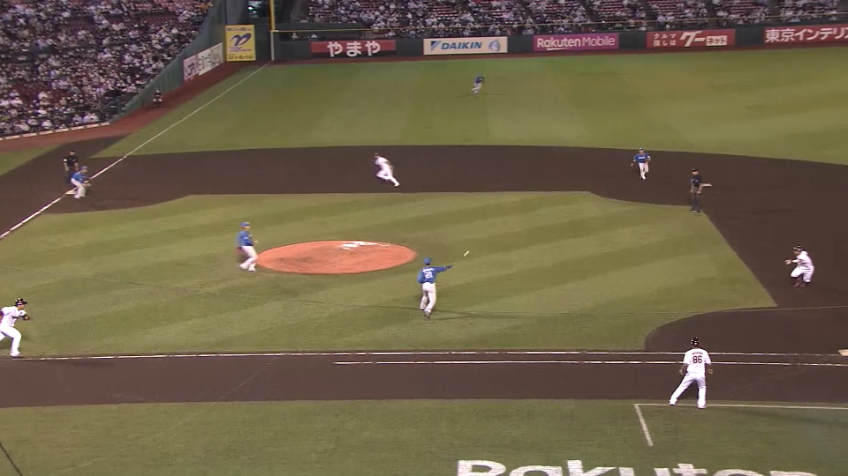 6回裏・F清宮幸太郎 本日二度目のバスター封じ!! 好反応でダブルプレー完成!!