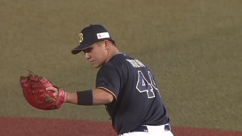 2回裏・B頓宮裕真 ダイビングキャッチで打撃好調の男が守備でも魅せる‼!