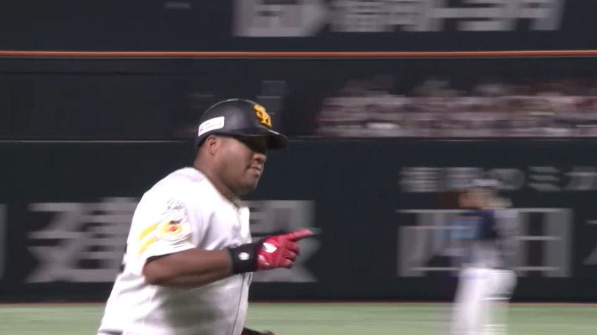 3回裏・Hデスパイネ 大一番での4番の一打!! レフトへの2ランホームランで逆転に成功!!