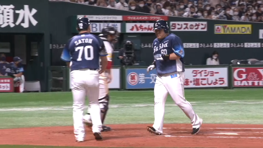 7回表・L中村剛也 ベテランの一打!! 左中間スタンドに突き刺さる第10号ソロホームラン!!