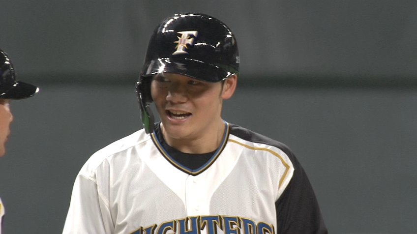 5回裏・F清宮幸太郎 笑顔がはじける!! 走者一掃のタイムリー3ベースヒットで突き放す!!