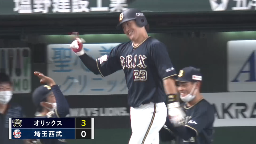 8回表・B伏見寅威 レフトポール際へ!! 第2号ソロホームラン!!