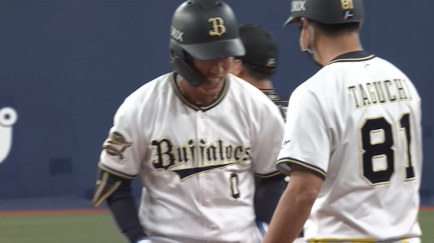 4回裏・B渡部遼人 嬉しいプロ初ヒットは満塁の好機での貴重なタイムリーヒット!!