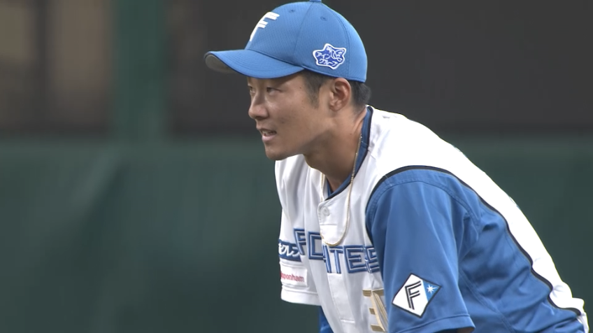 9回裏・F石井一成 ファインプレー!! 先頭打者の出塁を許さず!!