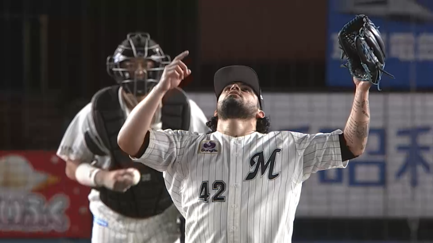 9回表・Mオスナ 安定感抜群!! 最後は3球三振で試合を締める!!