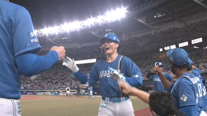 5回表・F清宮幸太郎 2打席連発!! ライトスタンドへ3ランホームラン!!