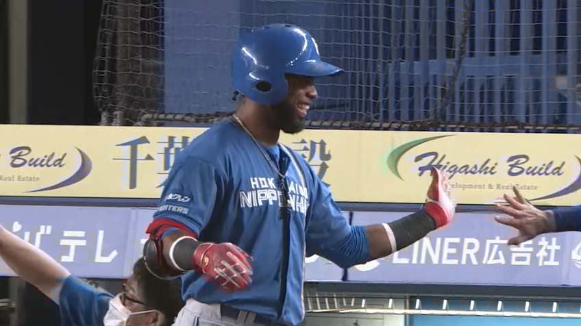 9回表・Fアルカンタラ 完璧に捉えた一発はライトスタンドへの3ランホームラン!!