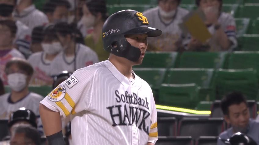 1回裏・H中村晃 まだまだ止まらない!! タイムリーヒットを放ちリードを広げる!!