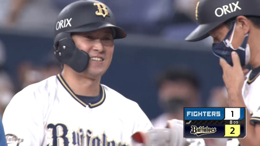 8回裏・B西野真弘 代打起用に応えた!! 満塁のチャンスで勝ち越しのタイムリーヒットを放つ!!