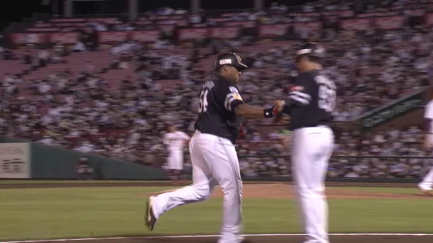 7回表・Hデスパイネ 勝利を引き寄せる3ランホームラン!!