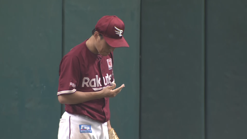 6回裏・E小深田大翔 フェンスに激突しながらもファウルフライを見事にキャッチ!!