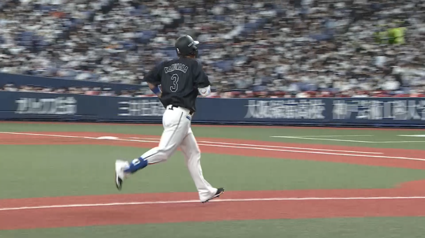 6回表・M角中勝也 本日3本目のヒットは右中間スタンドに飛び込む1号3ランホームラン!!