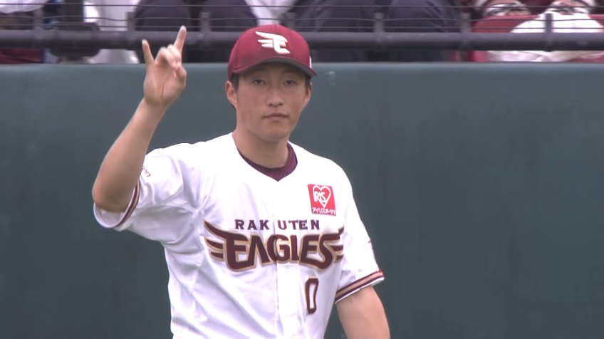 4回表・E小深田大翔 また魅せた!! フェンスにぶつかりながらのファインプレー!!