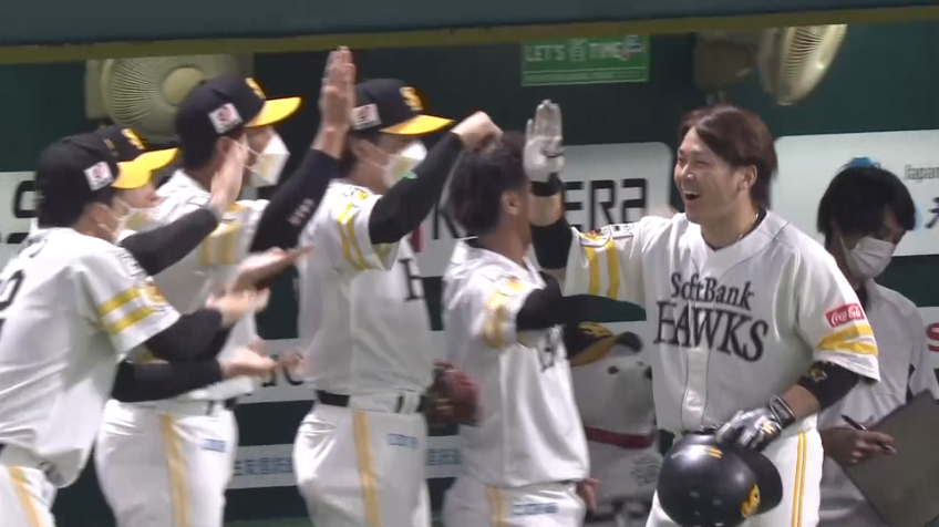 4回裏・H甲斐拓也 今季第1号!! 3ランホームランで突き放す!!