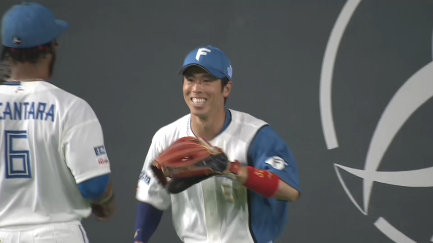 4回表・F五十幡亮汰 俊足をいかしたランニングキャッチ!!