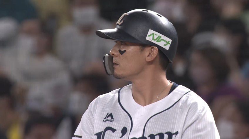 4回裏・L栗山巧 ベテランの一打!! センターへの先制タイムリーヒット!!