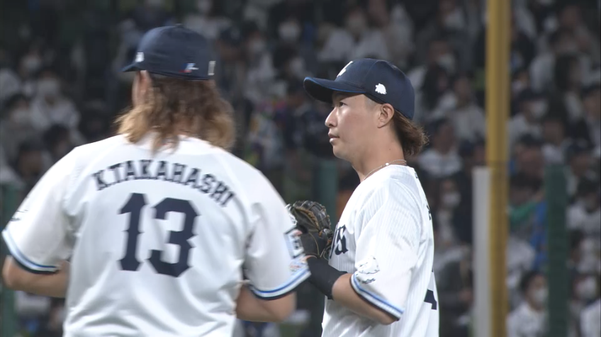 6回表・L山村崇嘉 センター前へ抜けそうな打球を素早く処理するファインプレー!!