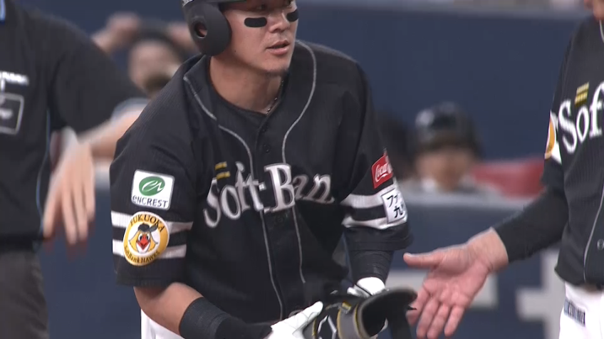 7回表・H牧原大成 全力疾走!! ピッチャーへの痛烈な打球で内野安打をもぎ取る!!