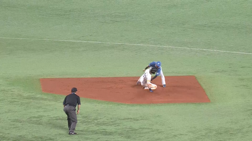 1回裏・H周東佑京 初回から走り今季2個目の盗塁を決める!!